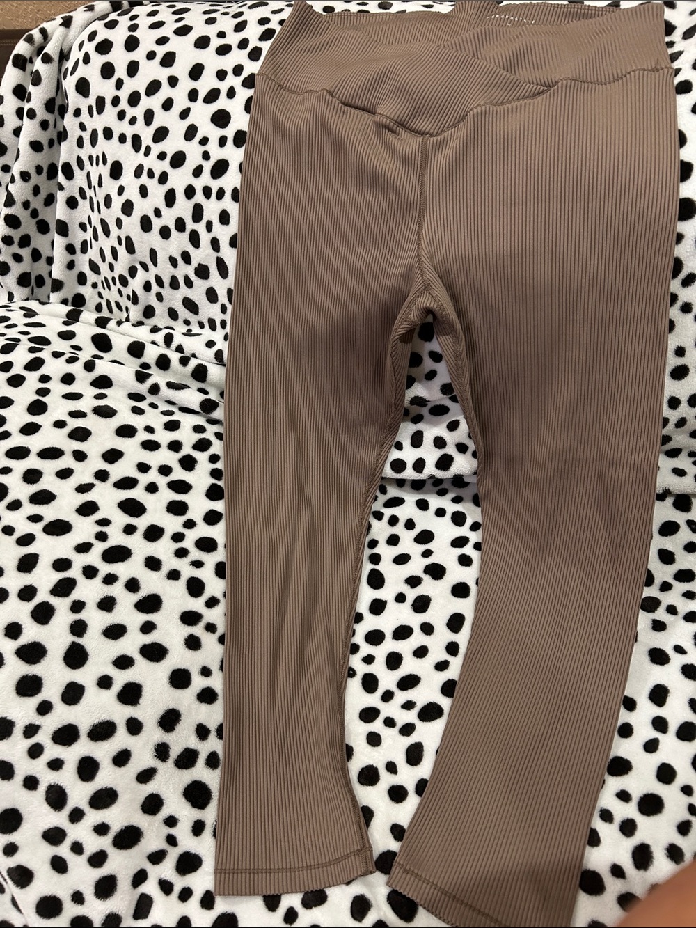 Aeropostale Men's Ribbed Jogger Pants in Taupe Brown